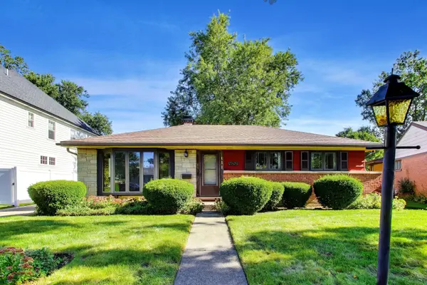 411 N Highview AVE, Elmhurst, IL 60126