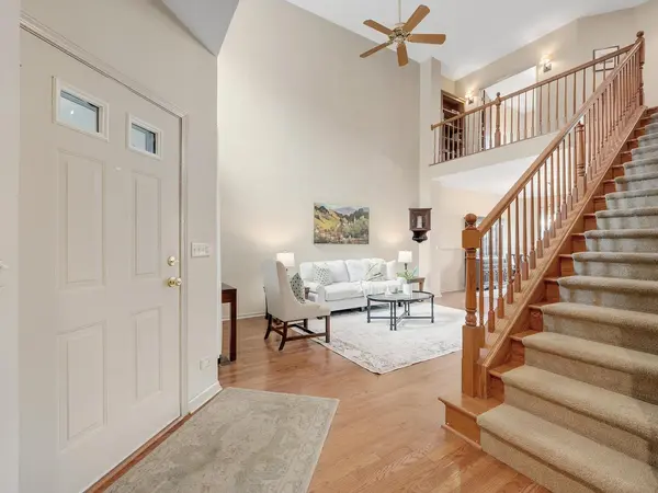 2596 Camberley CIR, Westchester, IL 60154