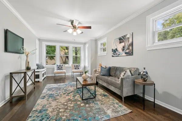 3701 W Cullom AVE #2B, Chicago, IL 60618