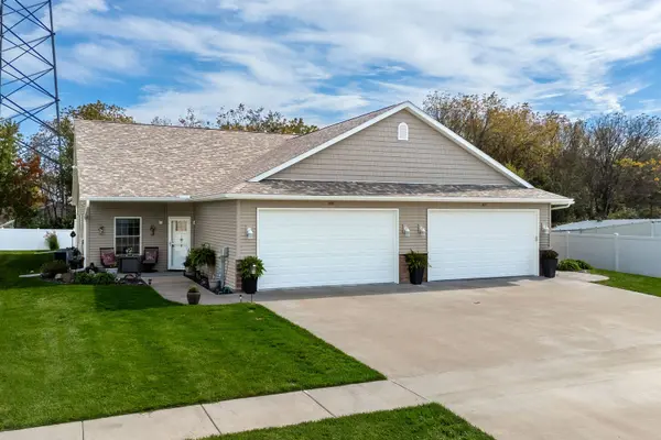 2415 13th ST, Silvis, IL 61282