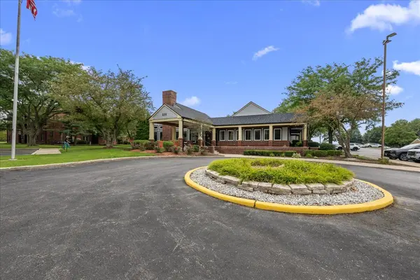 204 Glengarry DR #102, Bloomingdale, IL 60108
