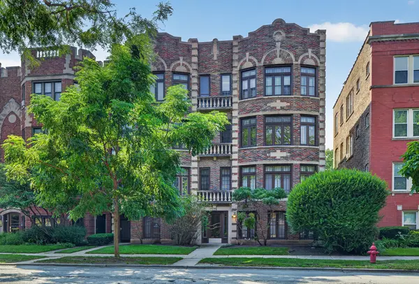 426 S AUSTIN BLVD #3S, Oak Park, IL 60304
