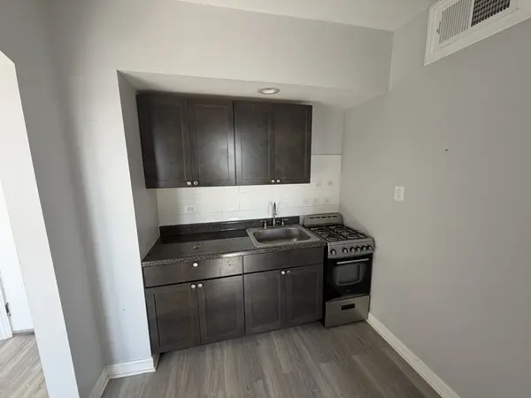 6930 N Greenview AVE #708, Chicago, IL 60626