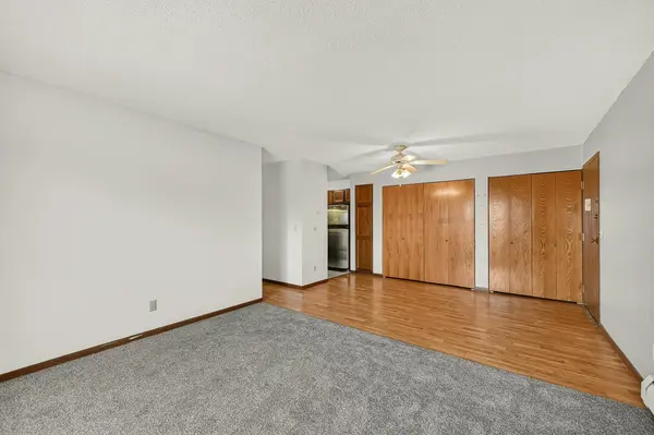 2106 Valleyhigh DR NW #A207, Rochester, MN 55901