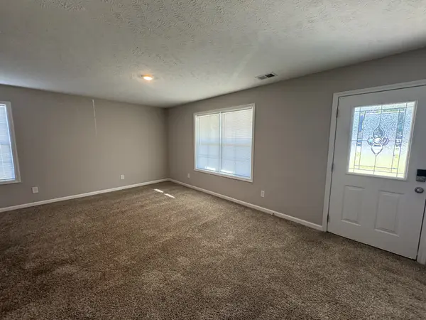 220 Tarrytown Dr, Smyrna, TN 37167