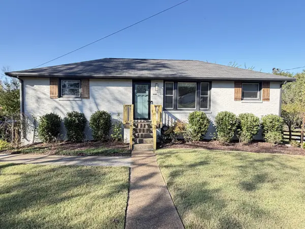 901 Apple Valley Rd, Madison, TN 37115