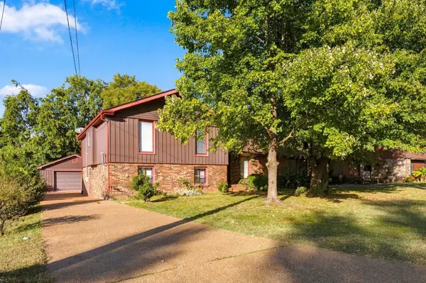 633 Dutchmans Dr, Hermitage, TN 37076