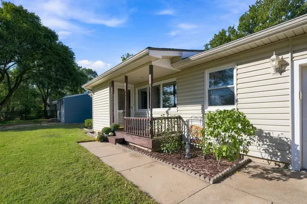 627 S Opal St, Maize, KS 67101