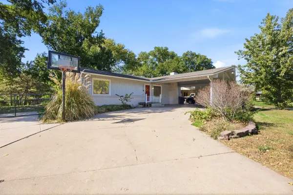 2435 N Porter Ave, Wichita, KS 67204