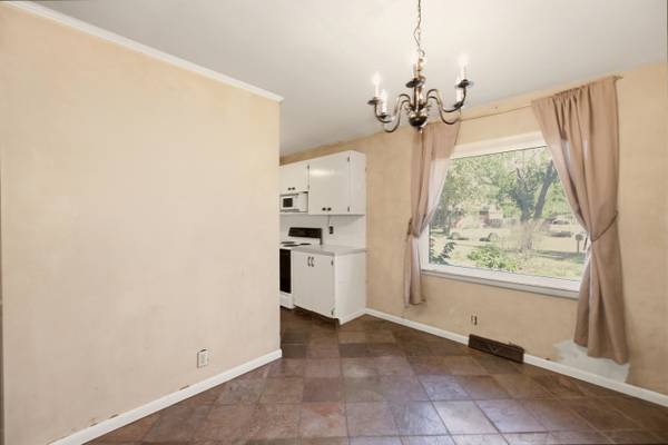 2435 N Porter Ave, Wichita, KS 67204