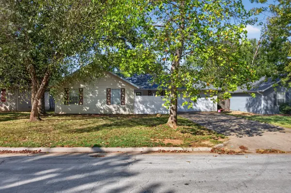 5627 S Dayton AVE, Springfield, MO 65810