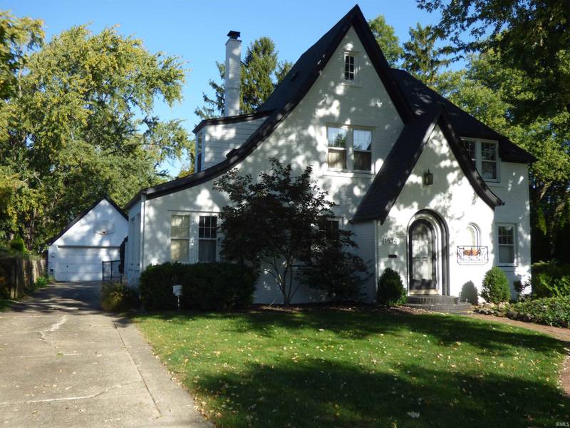 1534 Greenleaf BLVD, Elkhart, IN 46514-3721