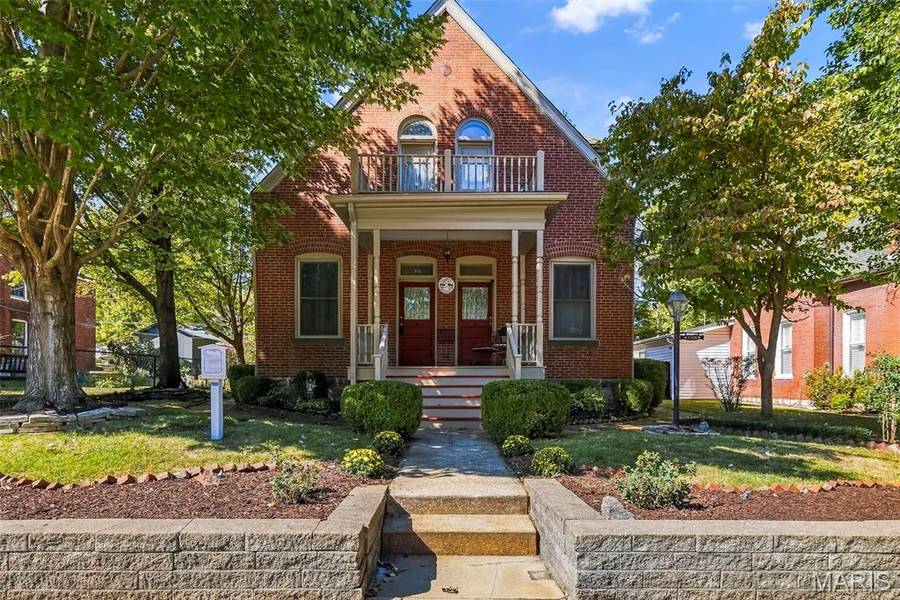 711 N 5th ST, St Charles, MO 63301
