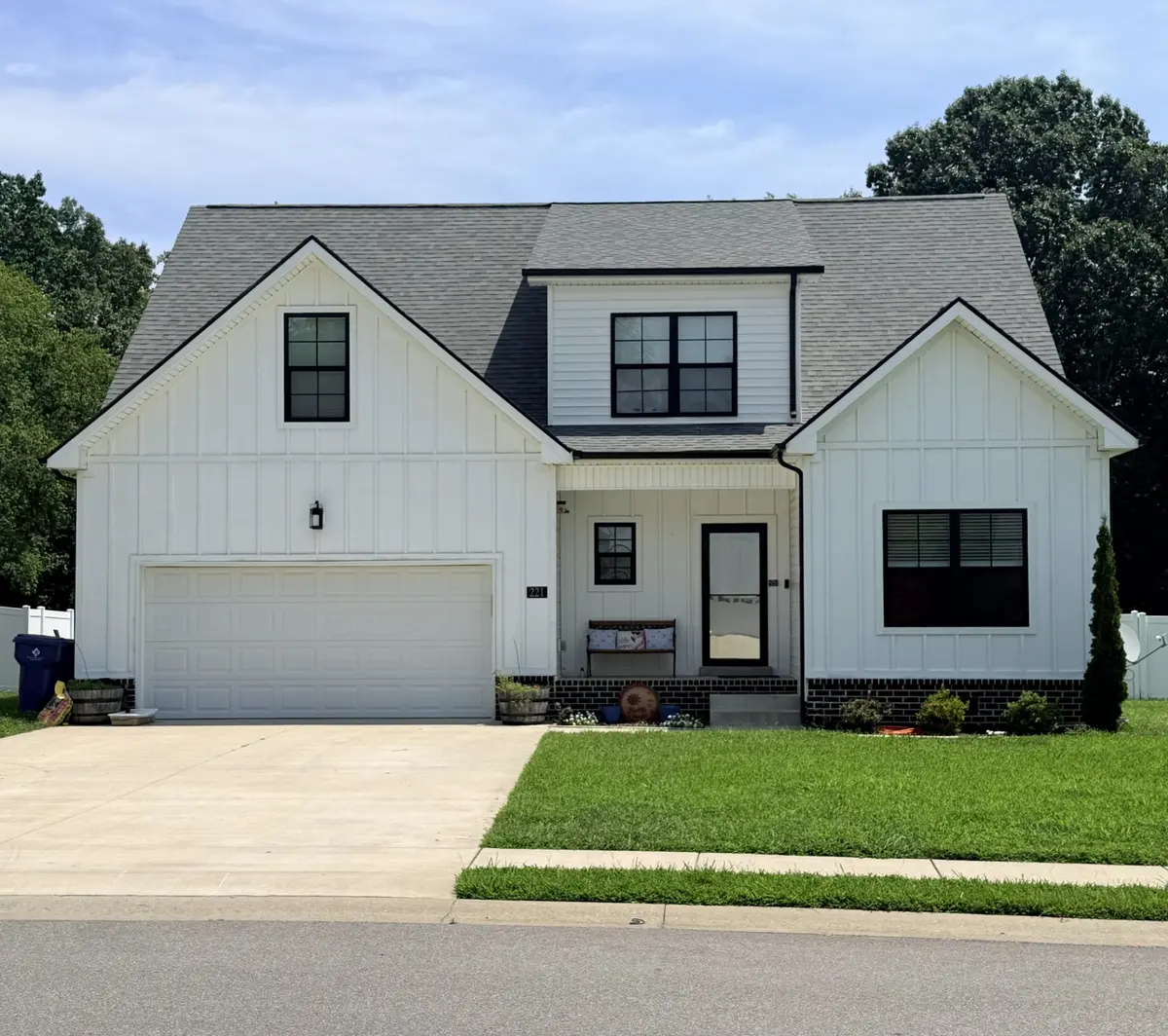 221 Sherlock Dr, Clarksville, TN 37043