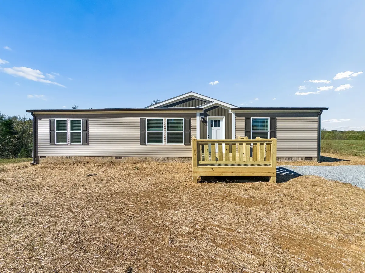 289 Oakmere Ln, Lafayette, TN 37083
