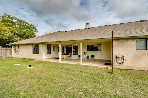 123 Primrose DR, Kyle, TX 78640