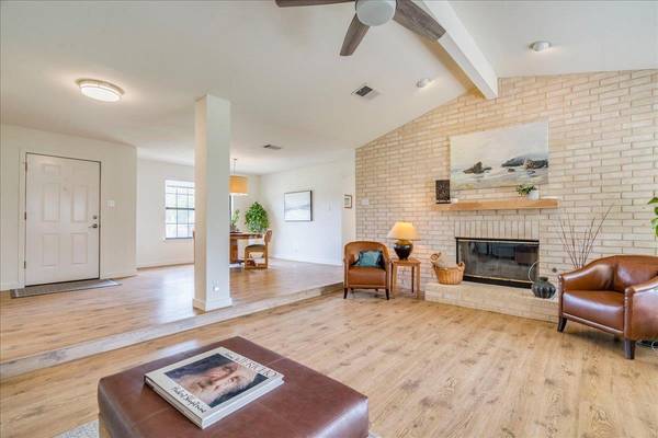 123 Primrose DR, Kyle, TX 78640
