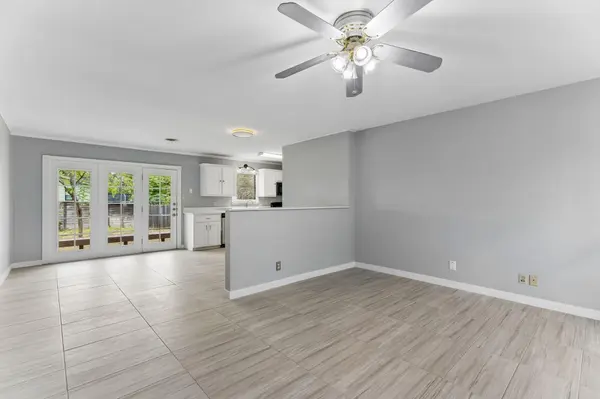 2700 E East Side DR, Austin, TX 78704