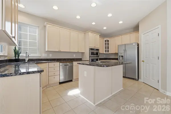 6211 Chavel LN, Charlotte, NC 28269