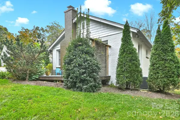 209 Old Haw Creek RD, Asheville, NC 28805