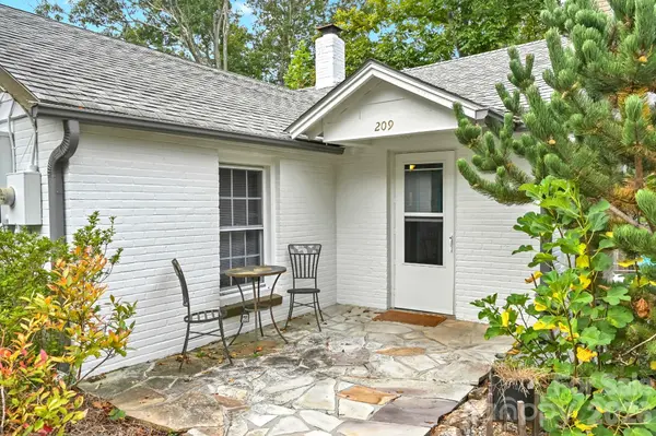 209 Old Haw Creek RD, Asheville, NC 28805