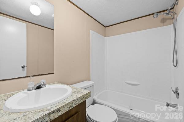 5540 Sparks RD, Hamptonville, NC 27020