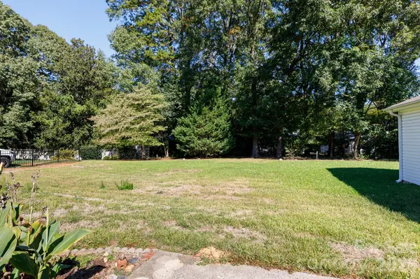 520 King Edward RD, Charlotte, NC 28211
