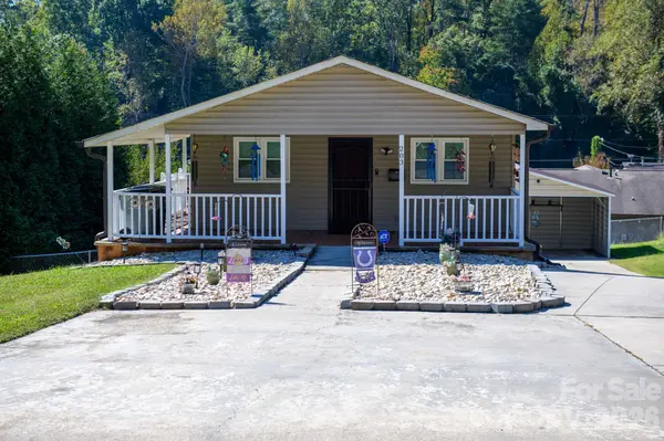 203 Newland PL, Lenoir, NC 28645