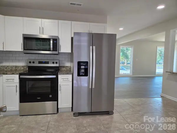 5143 Delivau DR, Charlotte, NC 28215