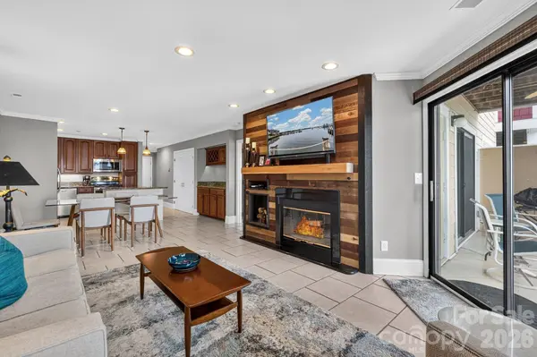 822 Southwest DR, Davidson, NC 28036