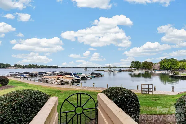 822 Southwest DR, Davidson, NC 28036