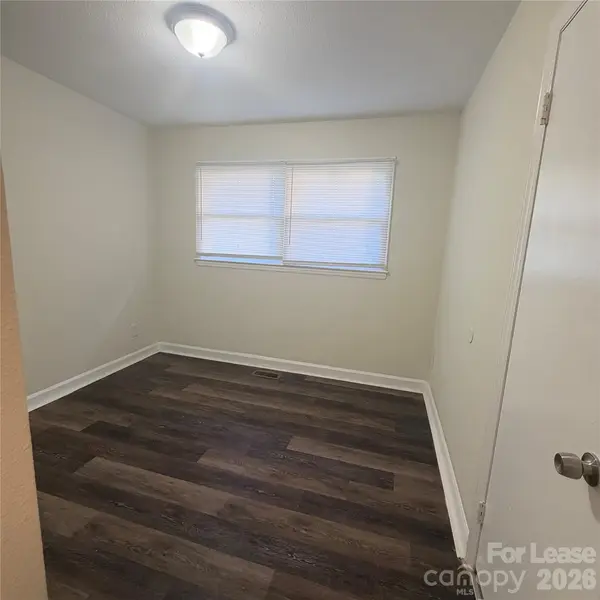 1216 White Plains RD, Charlotte, NC 28213