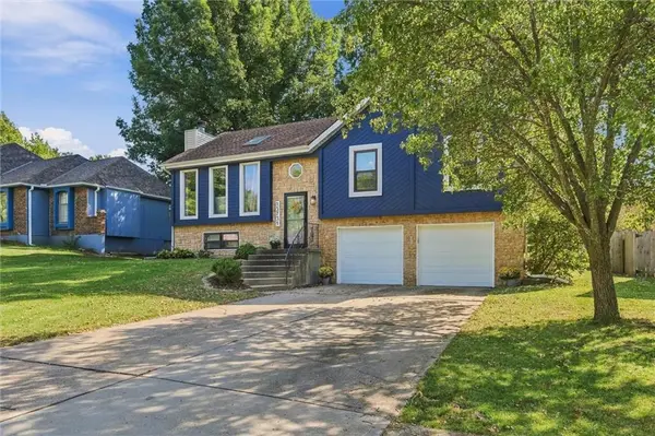 15731 W 146th ST, Olathe, KS 66062