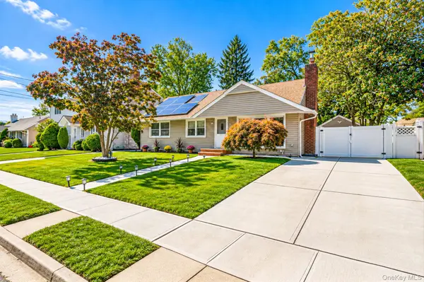 31 Lynwood DR, Valley Stream, NY 11580