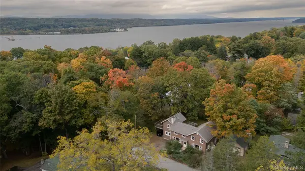 19 Russell AVE, Rhinecliff, NY 12574