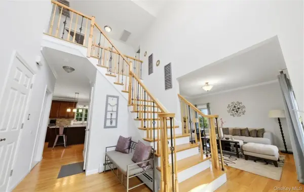 5 Gleneagles CT, Monroe, NY 10950