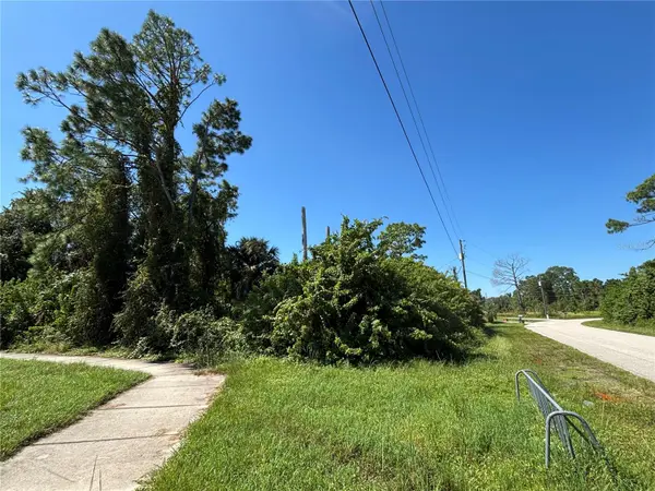 WENONA DR, North Port, FL 34288