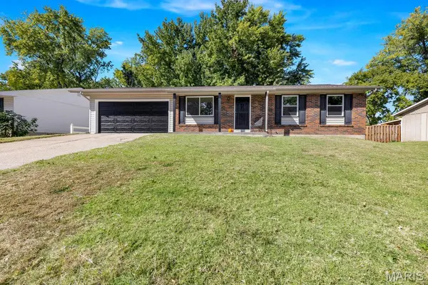 15 Country Hill RD, St Peters, MO 63376