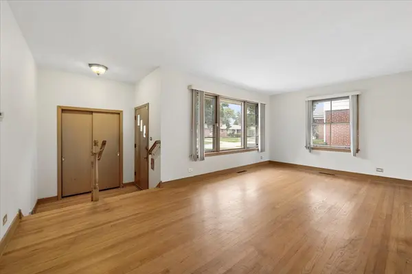 10300 Milford, Westchester, IL 60154