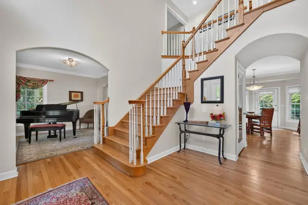 21W751 Maple AVE, Medinah, IL 60157