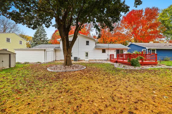 1216 ROYAL BLVD, Green Bay, WI 54303-4239