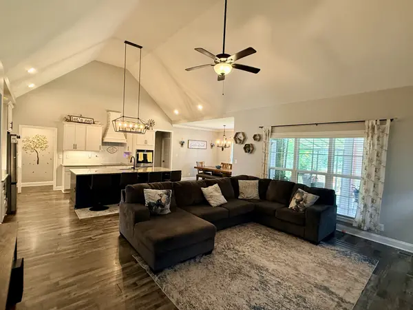 221 Sherlock Dr, Clarksville, TN 37043