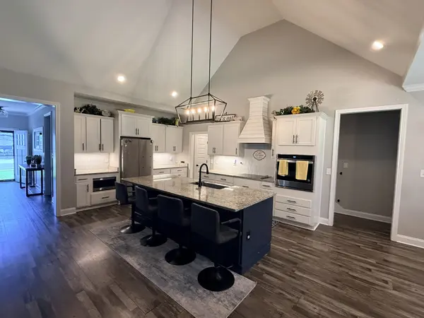 221 Sherlock Dr, Clarksville, TN 37043