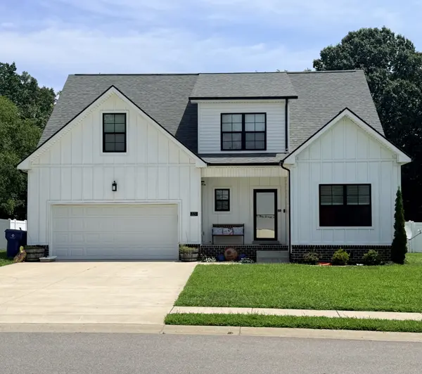 221 Sherlock Dr, Clarksville, TN 37043