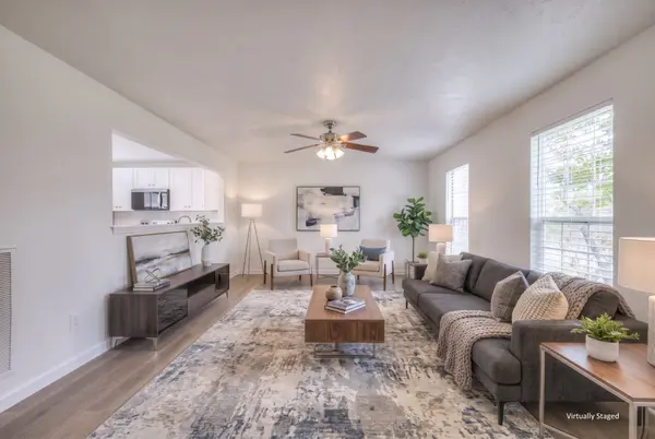 302 Holland Ridge Dr, La Vergne, TN 37086