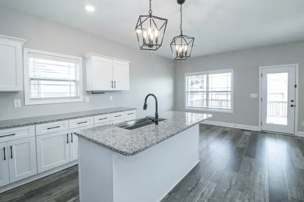 405 Andean Ct, Clarksville, TN 37040