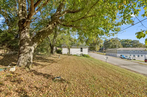 431 Parkes St, Lawrenceburg, TN 38464