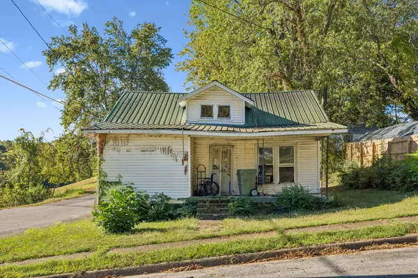431 Parkes St, Lawrenceburg, TN 38464