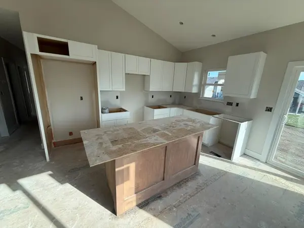 8955 E Joshua St, Bel Aire, KS 67226