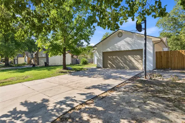 523 N Prescott St, Wichita, KS 67212